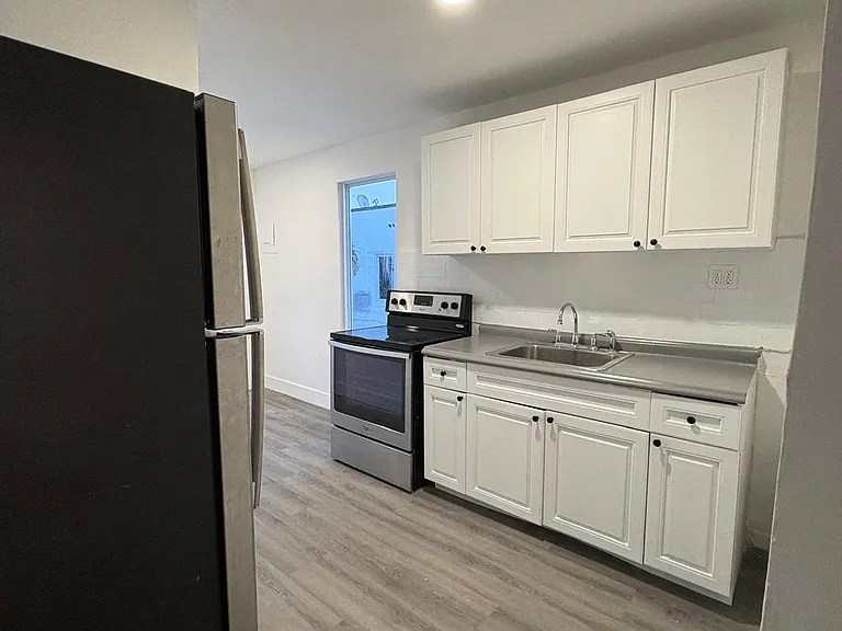 128 NW 9th Ave #2 — Photo 10
