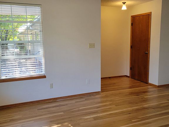 4th image of 3504 Kauffman Ave APT 6