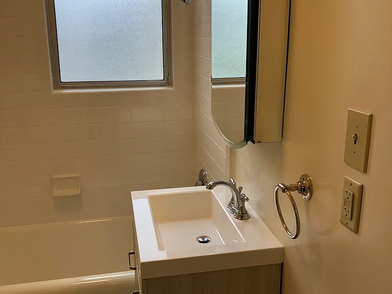 Crestview Apartments — Photo 60