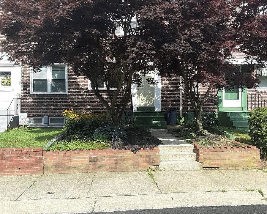 1st image of 1615 Robbins Pl