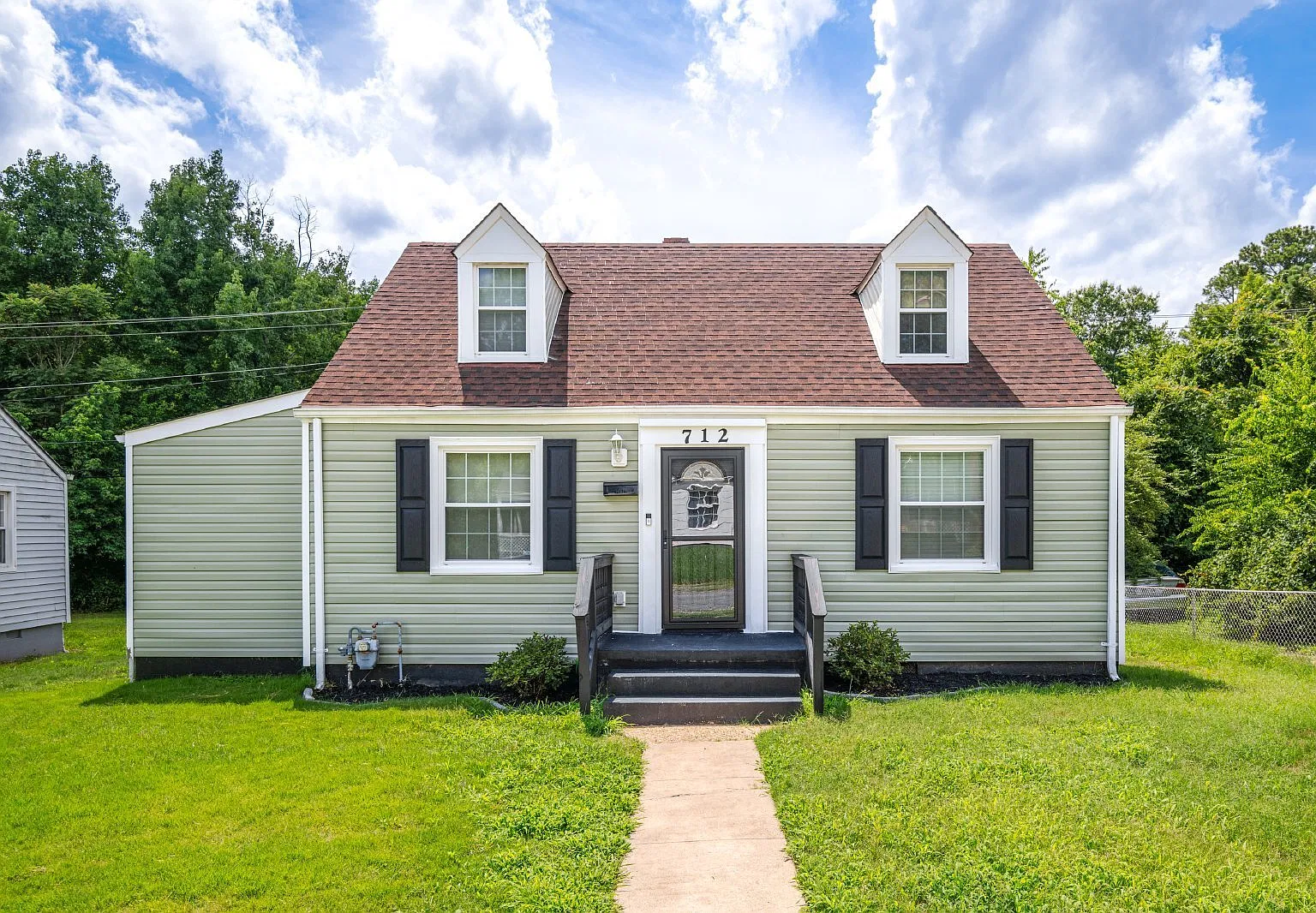 712 Hill Top Drive — Photo 1