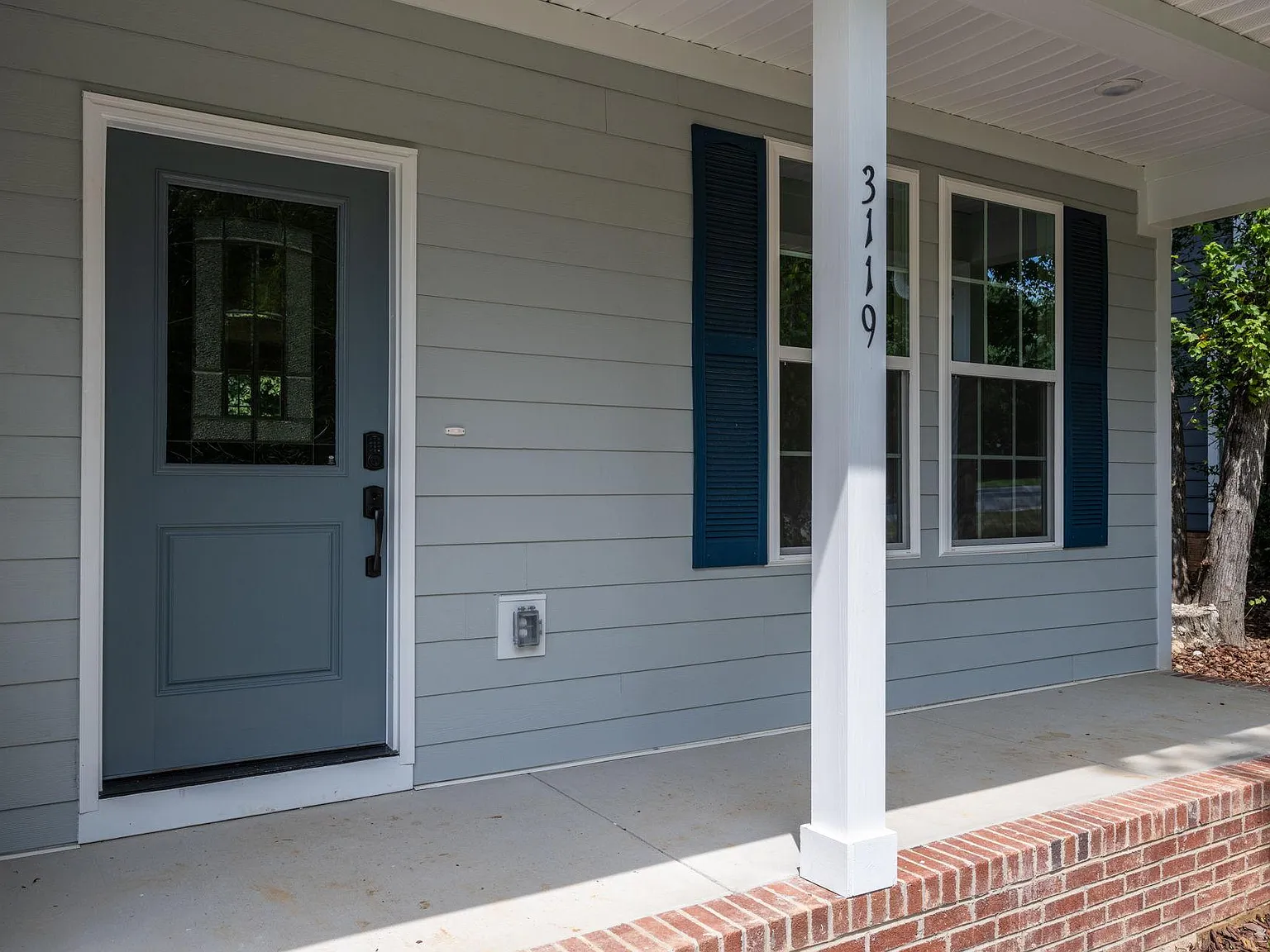 4 bed, 3.5 bath, 2534 sqft, $2,850 — Photo 2