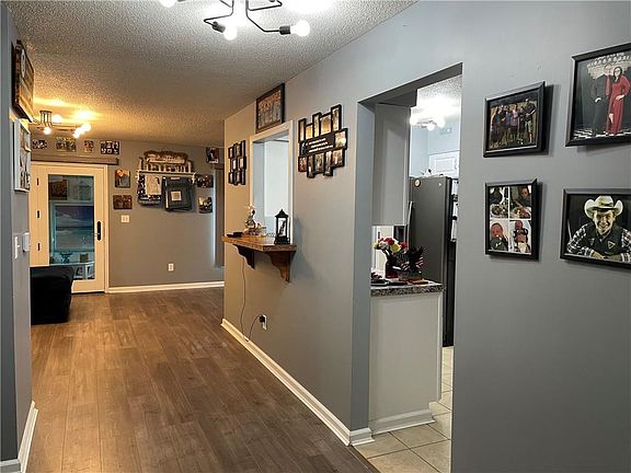 3rd image of 505 N Lisa Ln
