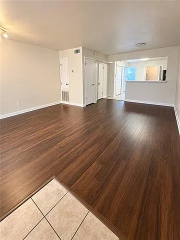 2 bed, 2.5 bath, 1300 sqft, $1,475 — Photo 2