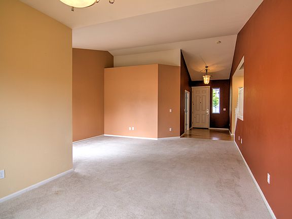 Vaulted ceilings + nat light