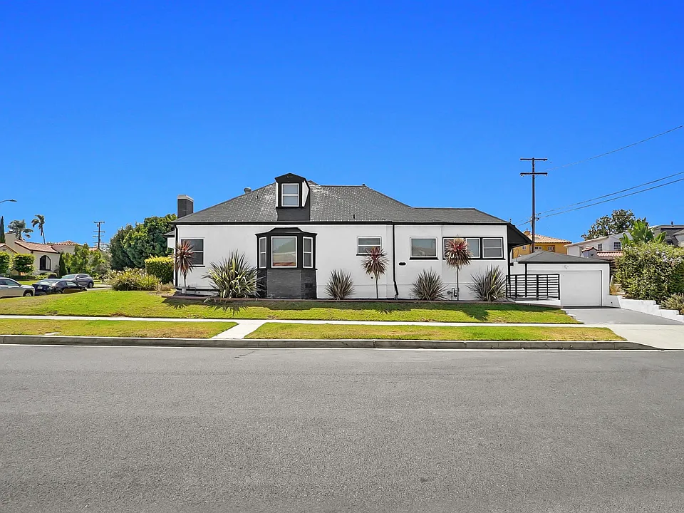 3453 Floresta Ave