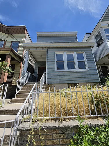 96 Brown Pl Photo 1