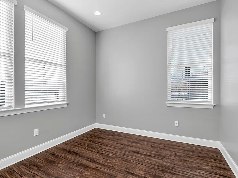 2105 Bailey Ave — Photo 14