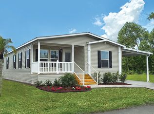 3243 Bending Oak Dr, Plant City, FL 33563