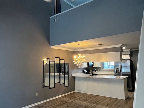 3rd image of 3636 Greenacres Dr #137