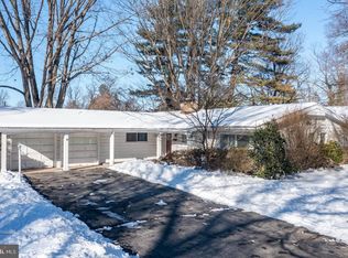 1519 Meadowlark Rd, Wyomissing, PA 19610