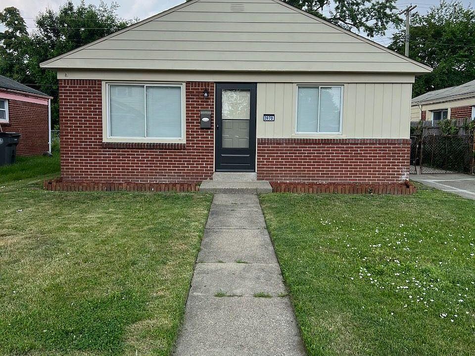 1st image of 3970 18th St