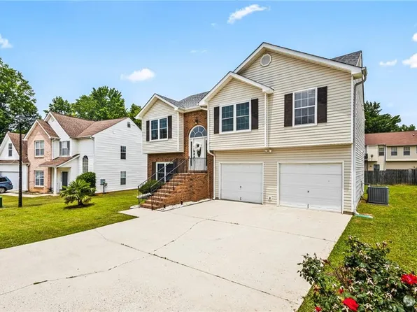 1543 Blossom Dr, College Park, GA 30349