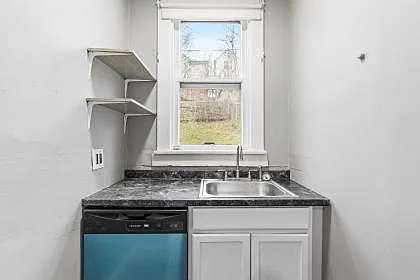 134 Climax St — Photo 8