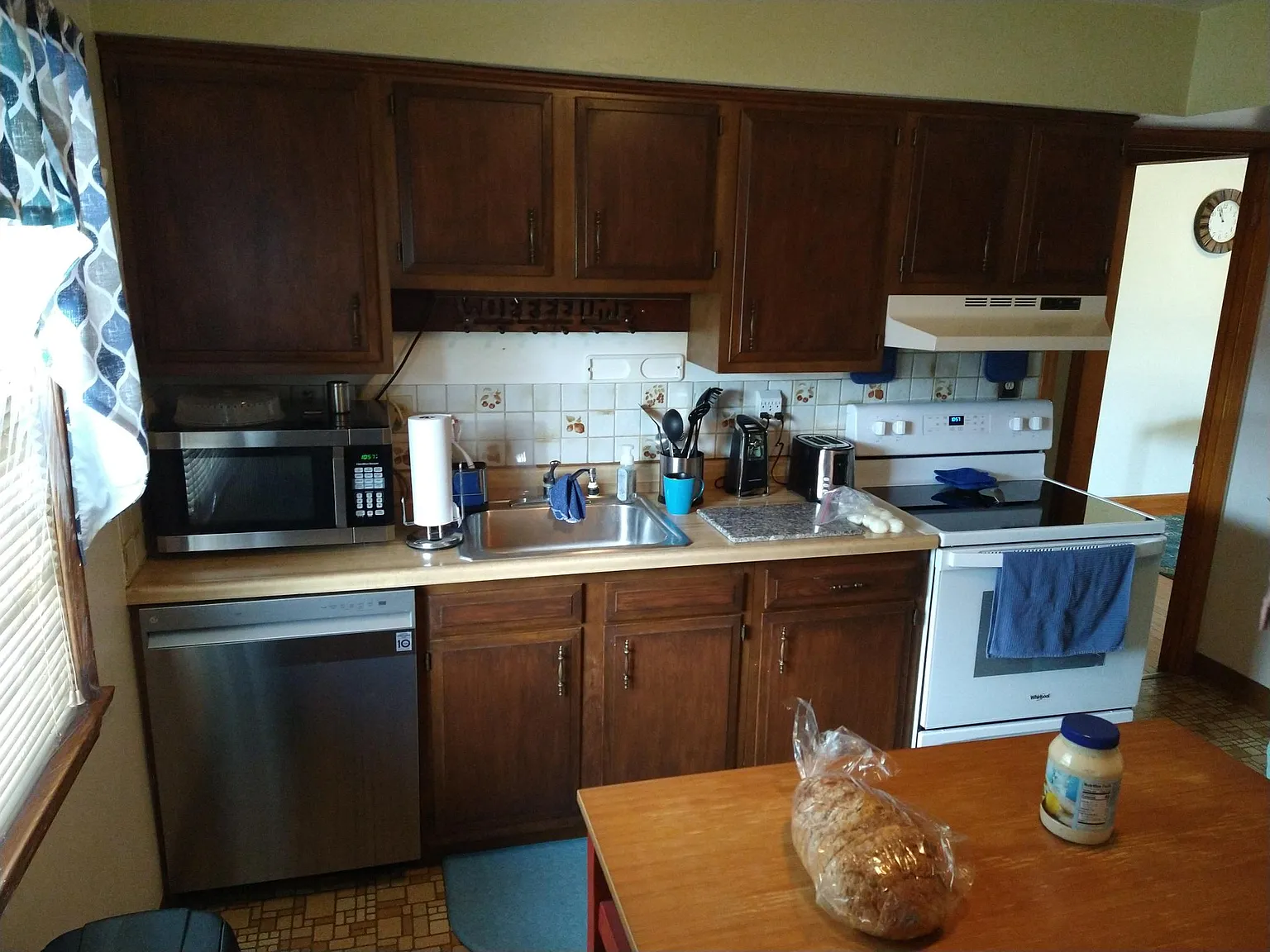 2 bed, 1000 sqft, $1,280 — Photo 3