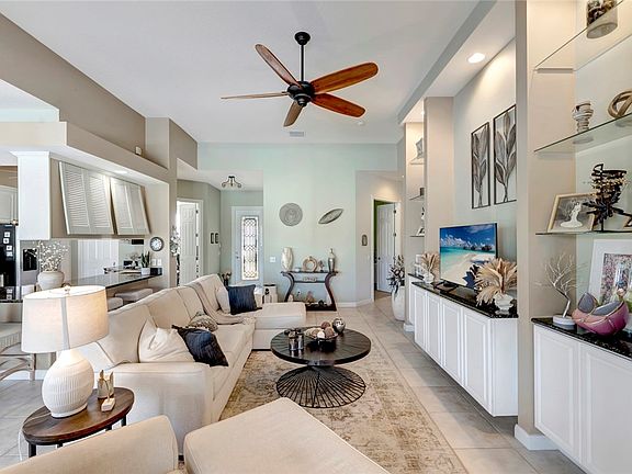 4th image of 5227 Eleuthra Cir