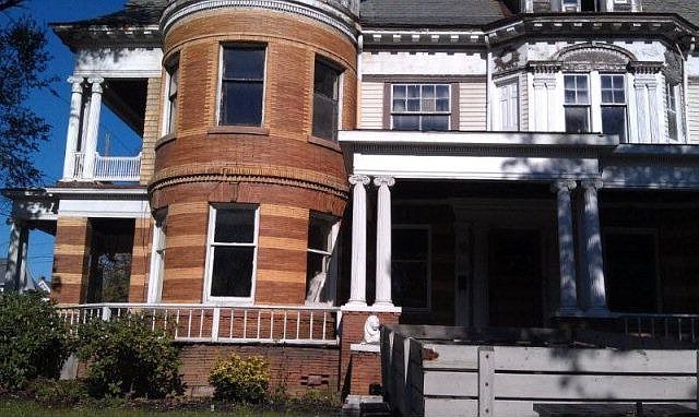 2nd image of 530 W Water St