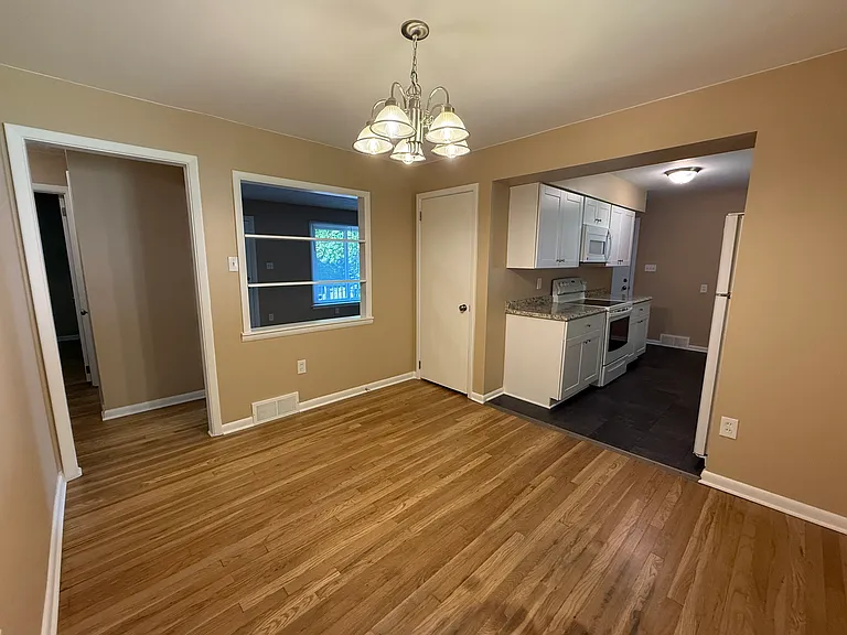 Dining room, Storage closet