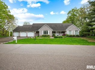 216 Windridge Dr, Washington, IL 61571