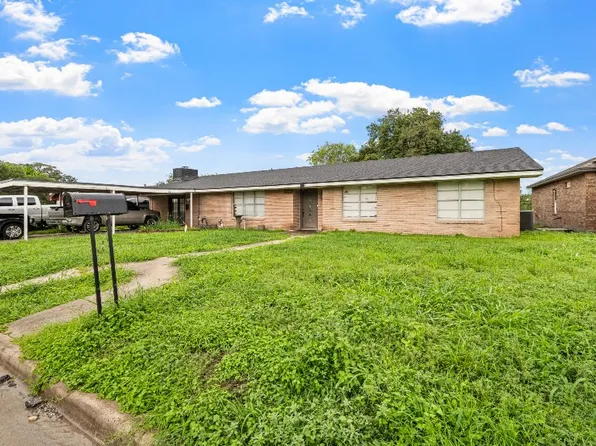 13606 River Forest Dr, Corpus Christi, TX 78410