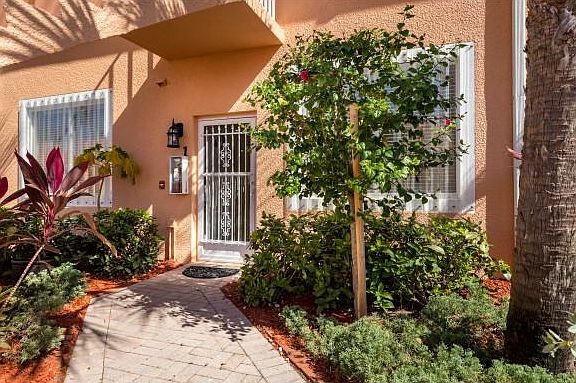 First Floor End Unit Welcome