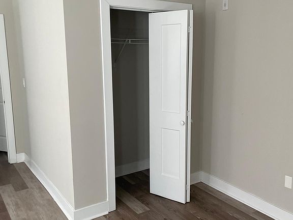 3rd image of 625 Unruh Ave #205
