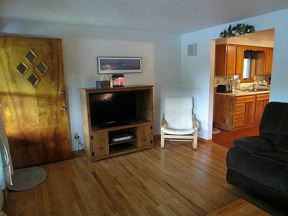 4th image of 130 Hollywood Dr