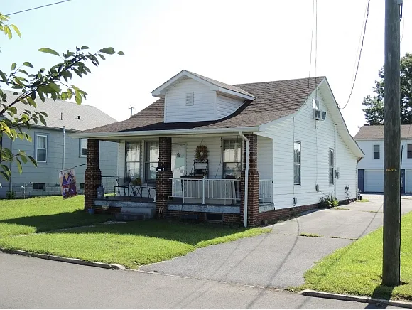 1605 Edgemont Ave photo 1