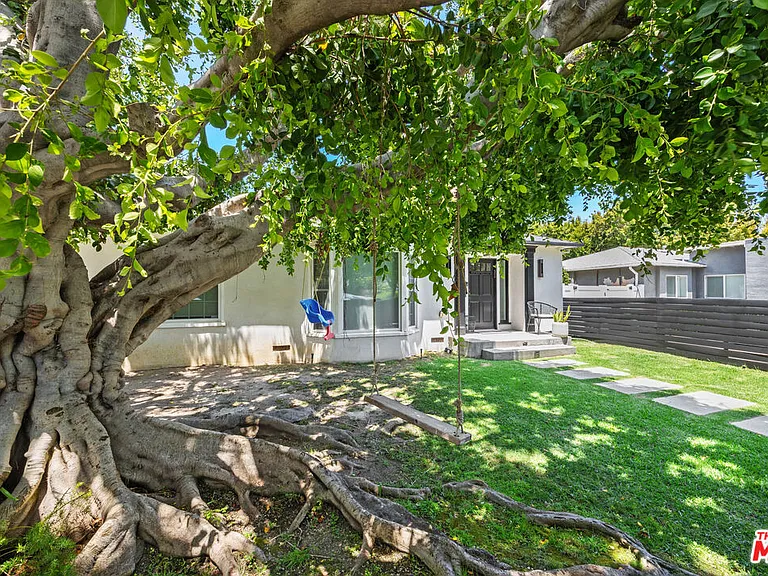 9007 David Ave — Photo 42