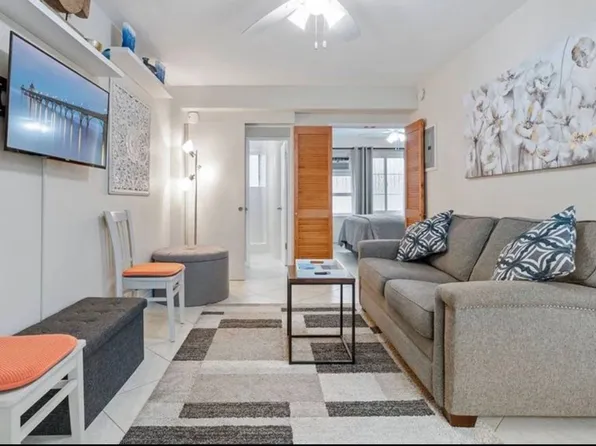 1621 Ala Wai Blvd APT 204, Honolulu, HI 96815