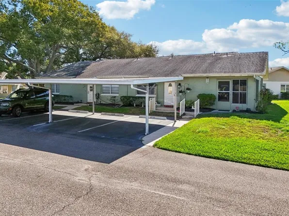 2216 Grenadier Dr, Sun City Center, FL 33573