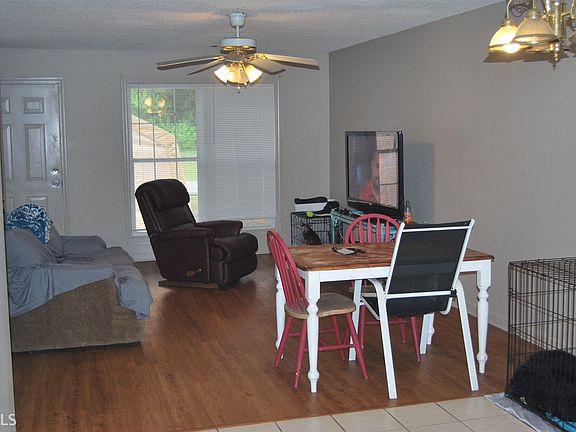 5th image of 901 Trevor Ln