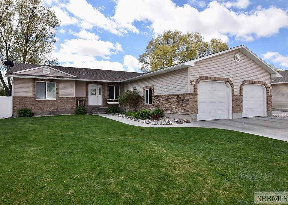 1st image of 2429 Harold Dr