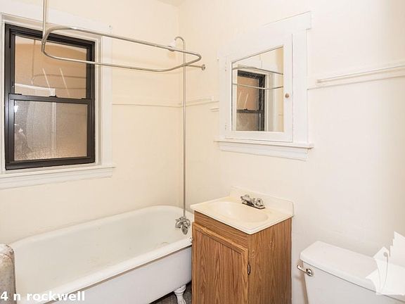 2nd image of 4844 N Rockwell St #122