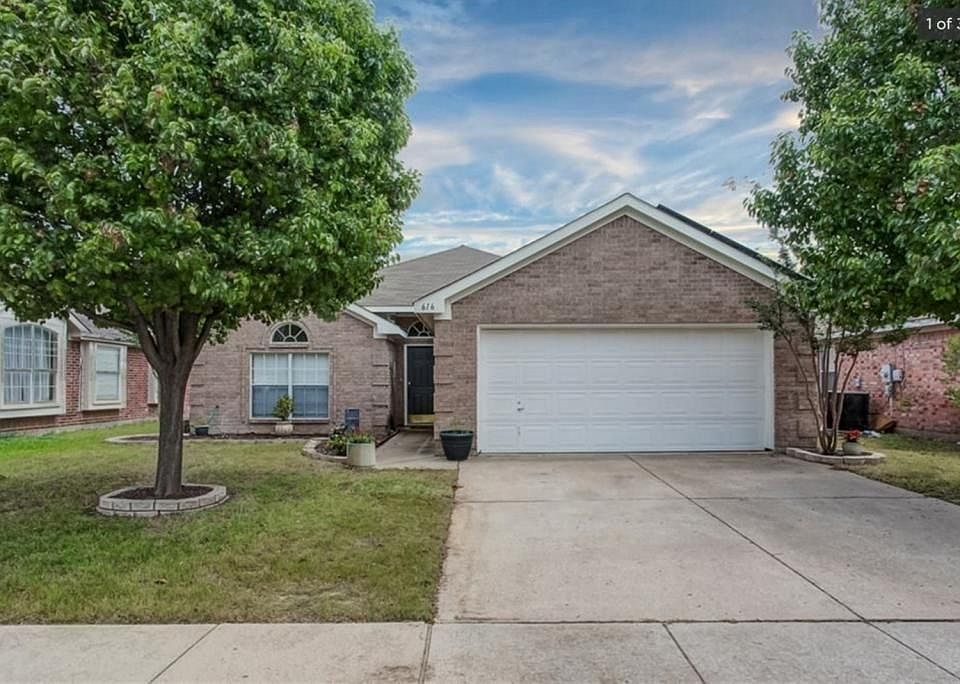 1st image of 616 Oak Hollow Trl