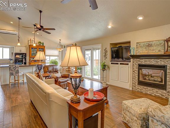 5th image of 4935 Turquoise Dr