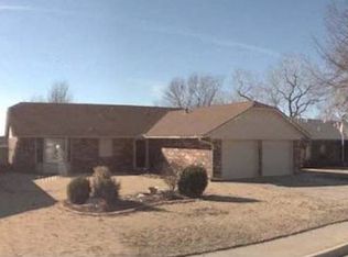 808 Arlington Dr, Yukon, OK 73099