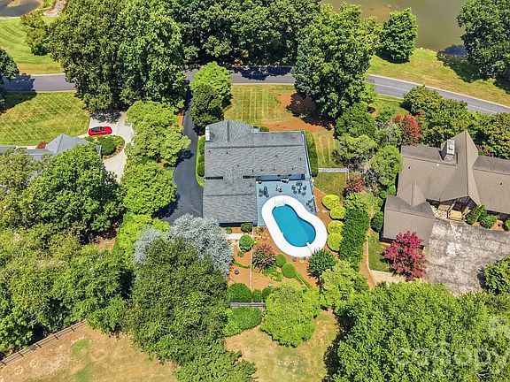 3rd image of 1507 Heatherloch Dr