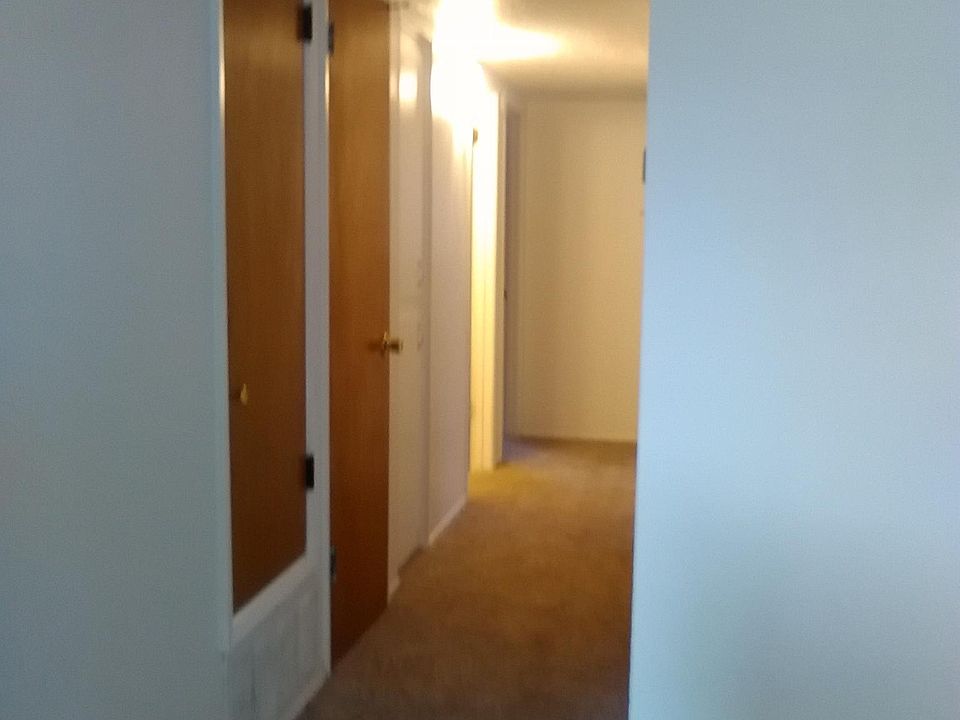 1st image of 521 Shirley St NE