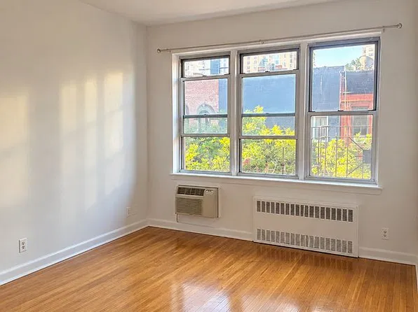 313 E 89th St APT 5D, New York, NY 10128