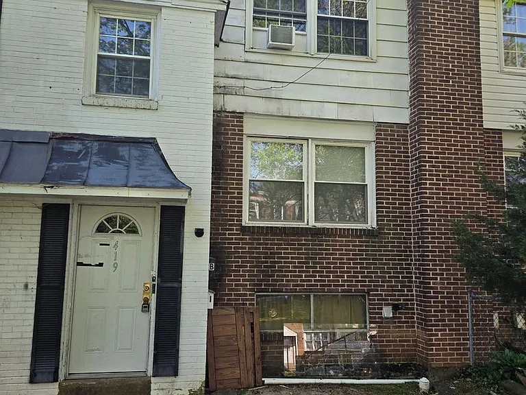 419 Homestead Rd — Photo 2