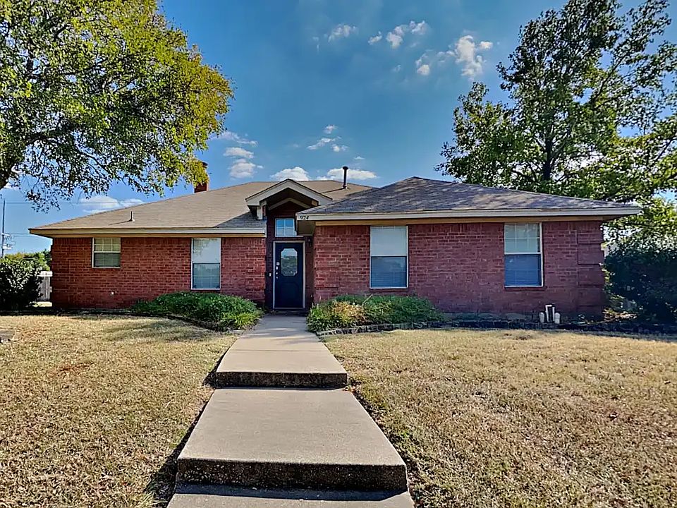 1st image of 928 Teakwood Ln #8