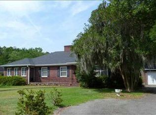 611 Lakeside Dr, Conway, SC 29526