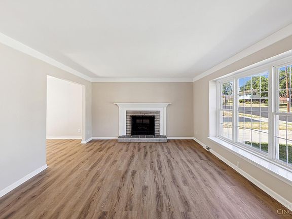 3rd image of 3113 Sunnyhollow Ln