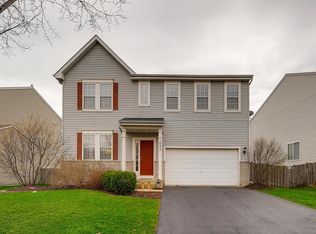 1002 Valley Stream Dr, Hampshire, IL 60140
