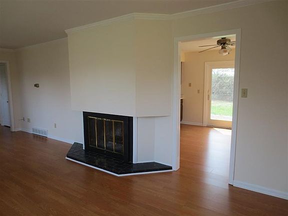 5th image of 3383 Moundview Ct #3385