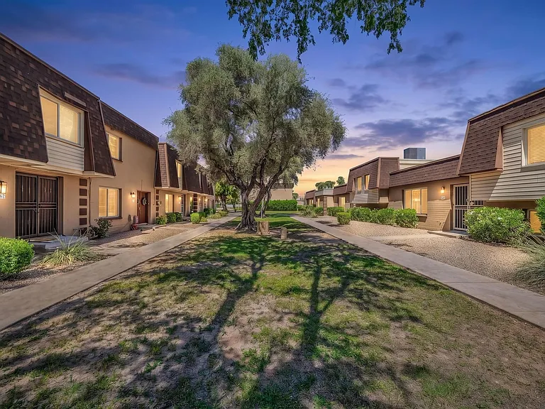 8462 E Chaparral Rd — Photo 23