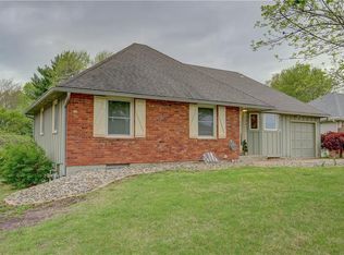 1002 SW Orrington Pl, Lees Summit, MO 64081