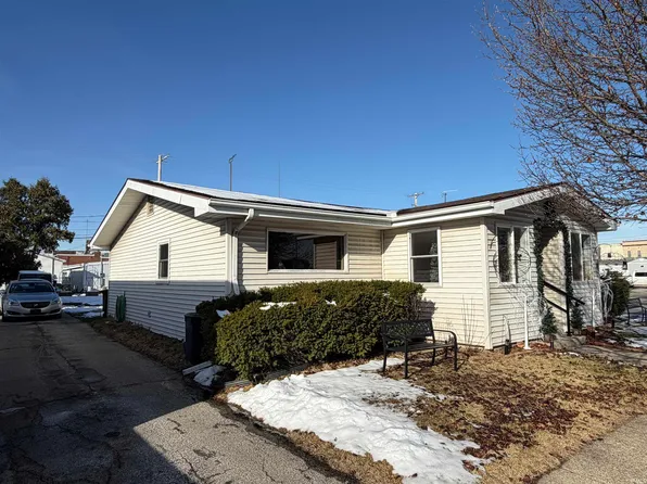 88 1st St SE, Linton, IN 47441