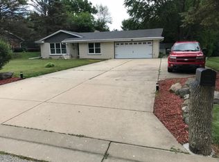 5210 S Donna Ct, Hales Corners, WI 53130